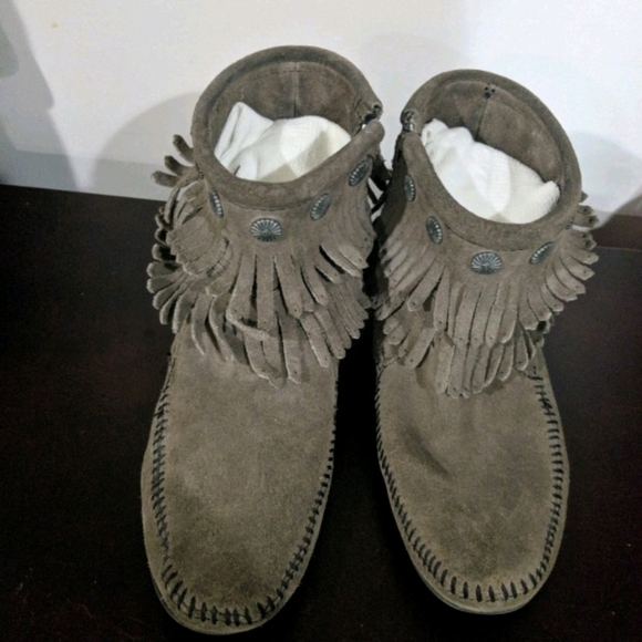 Minnetonka
Moccasin Boots - Picture 5 of 7